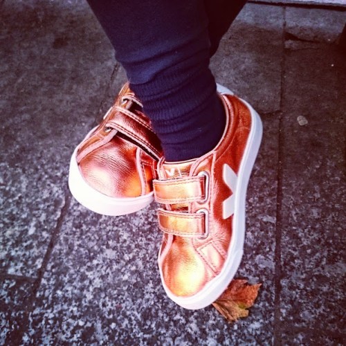 tennis cuir velcro Veja 